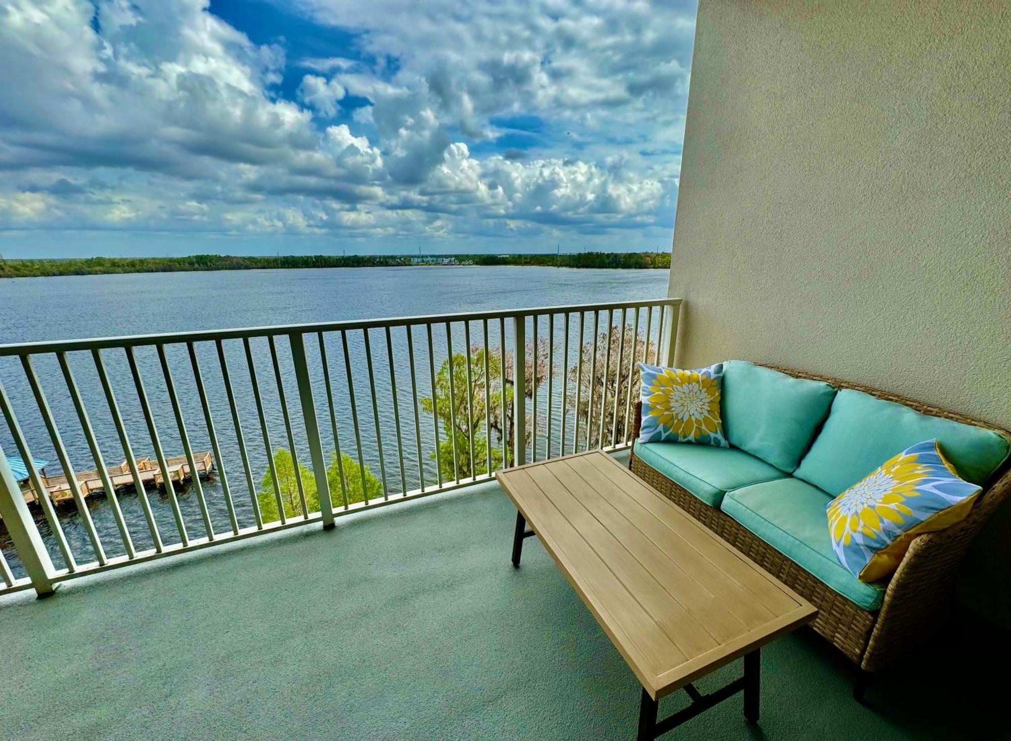 Balcony King - & Pool View * Orlando