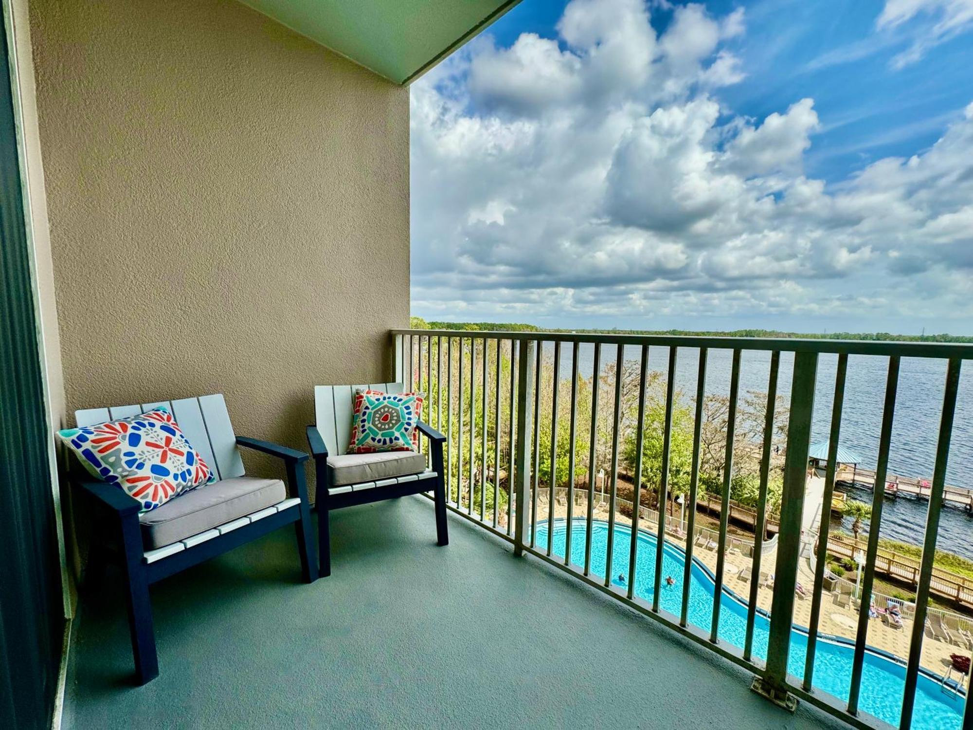 Balcony King - & Pool View Apartment Orlando