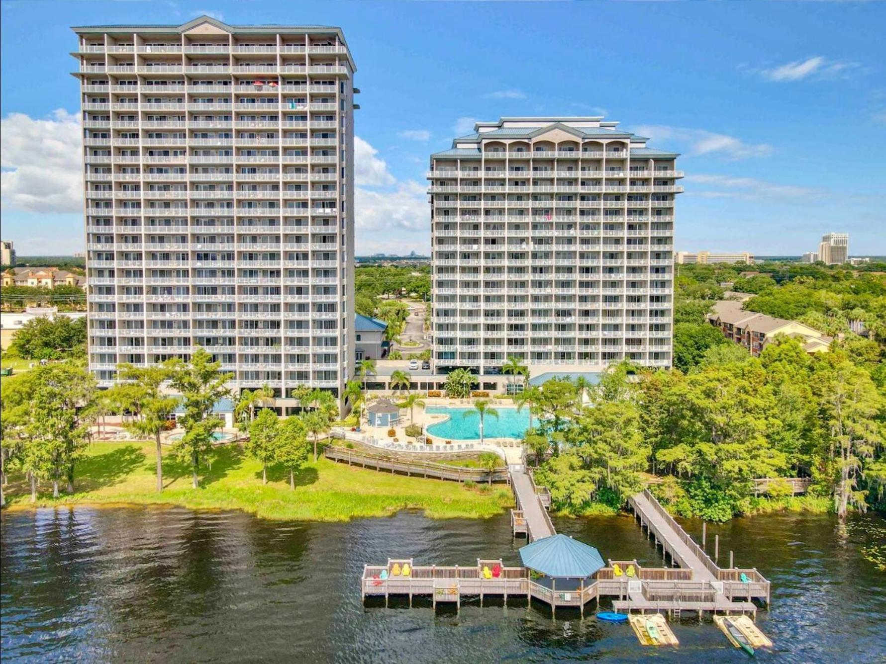 Balcony King - & Pool View Apartment *