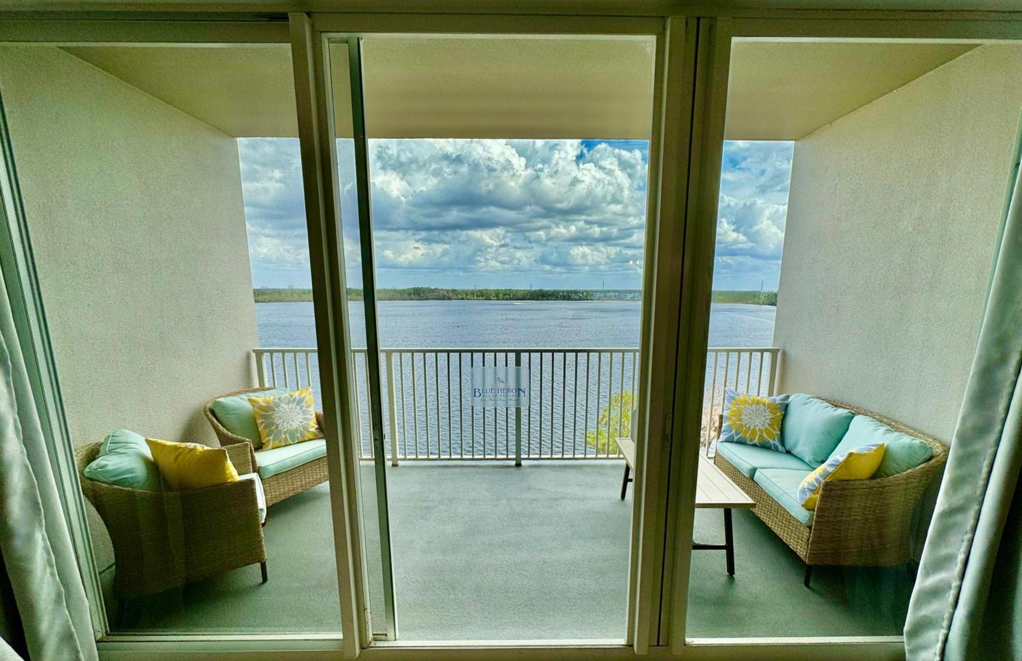 Balcony King - & Pool View Apartment *