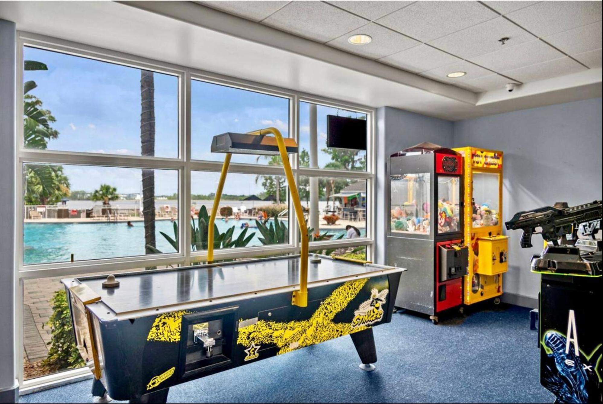 Balcony King - & Pool View * Orlando